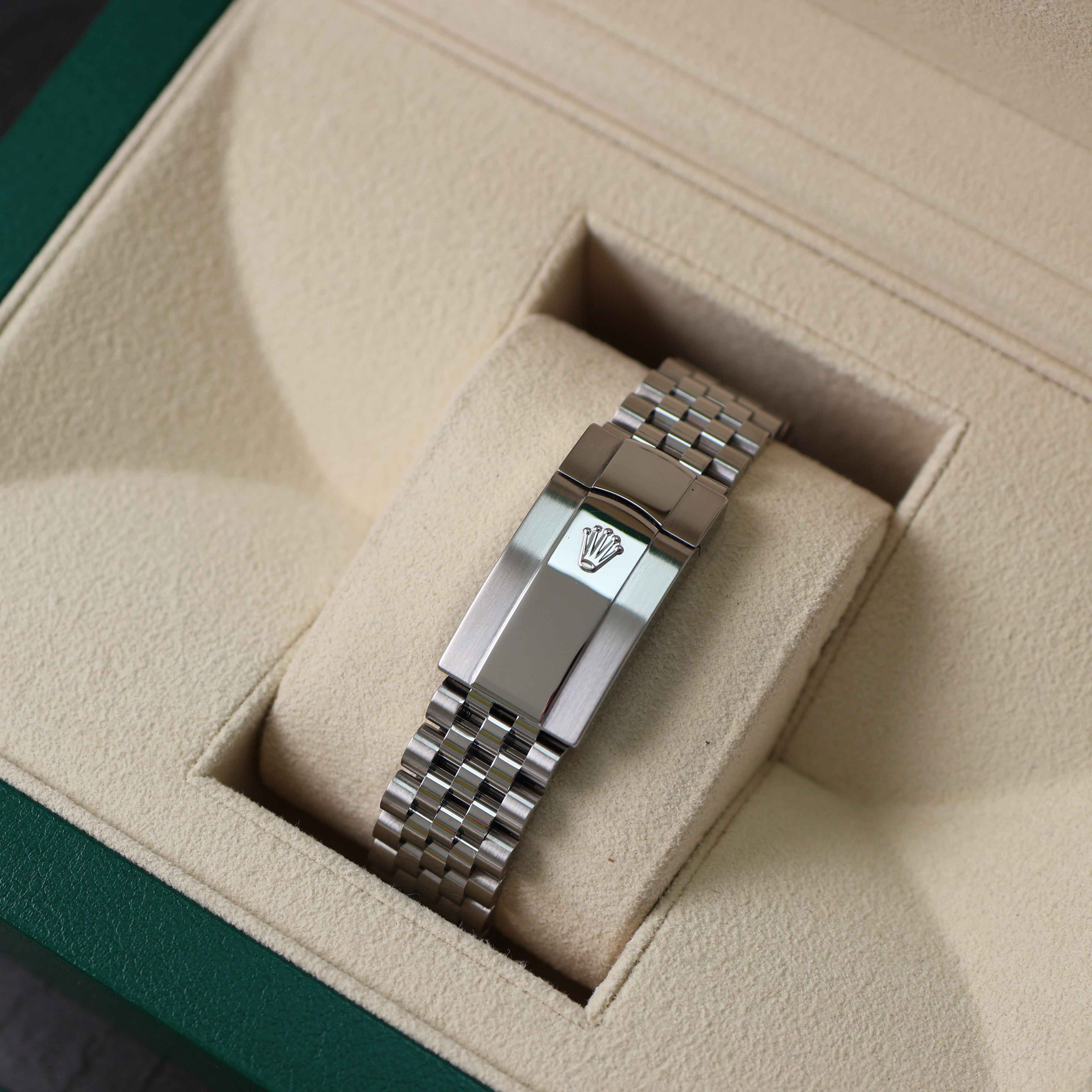 Rolex Datejust Blue Motif Dial Jubilée 126234