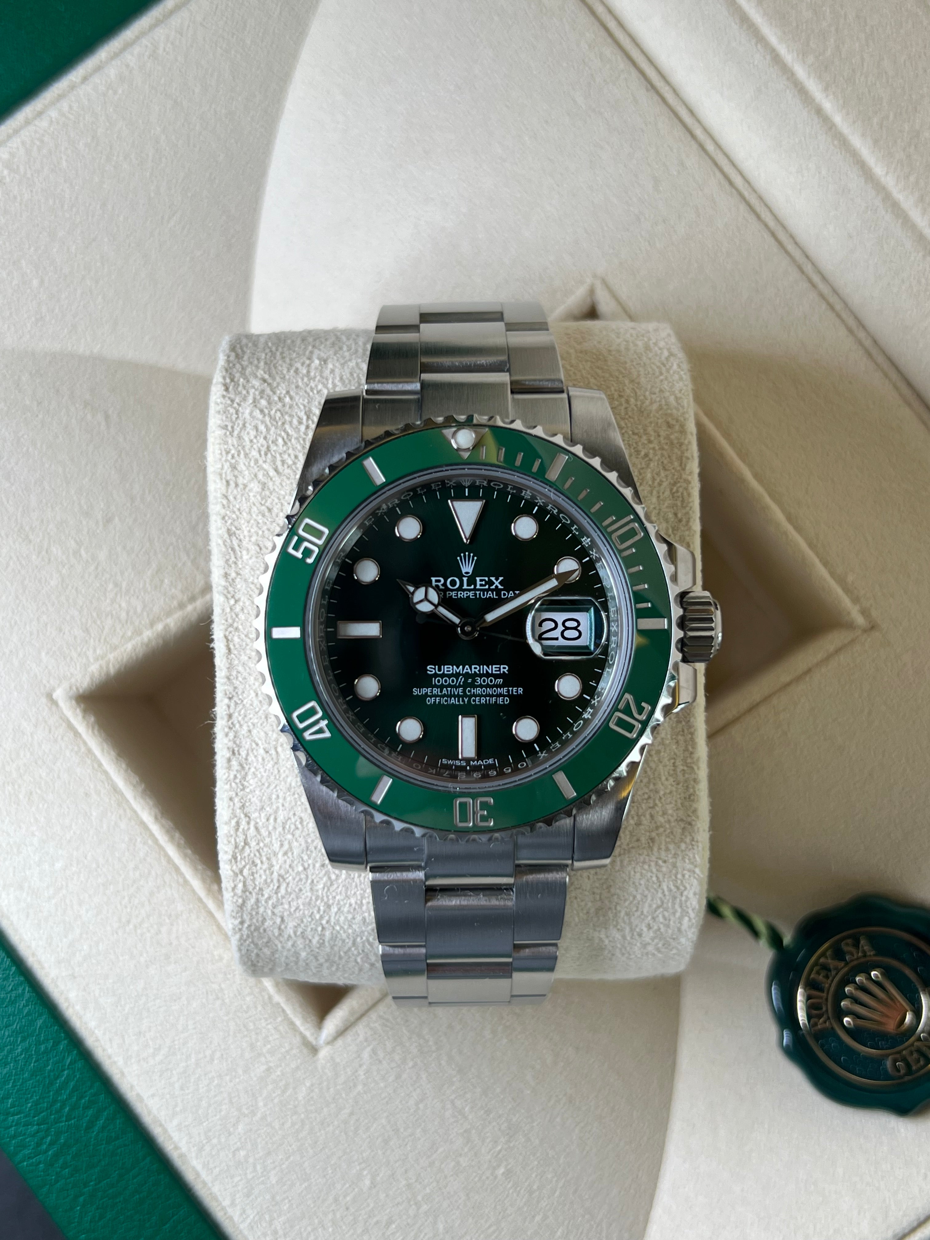 Rolex Submariner Date Hulk 116610LV