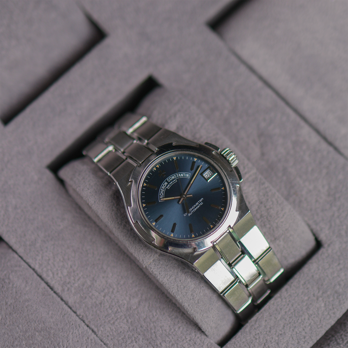 Vacheron Constantin Overseas White Dial 42042 (Copie)