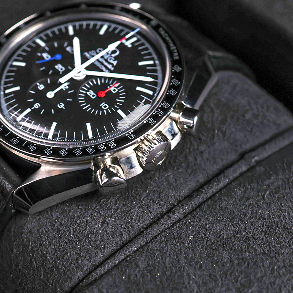 Omega Speedmaster Moonwatch Raid Edition 311.30.423.001.007